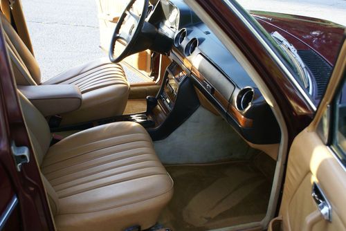 Mercedes 300D  1985, image 24