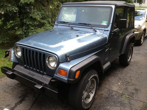 1998 jeep wrangler  sport utility 2-door 4.0 l manual transmission full doors