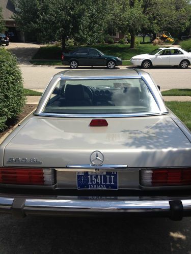 Mercedes-Benz 560 SL 500 Series, image 4