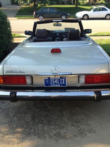 Mercedes-Benz 560 SL 500 Series, image 11