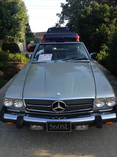 Mercedes-Benz 560 SL 500 Series, image 13