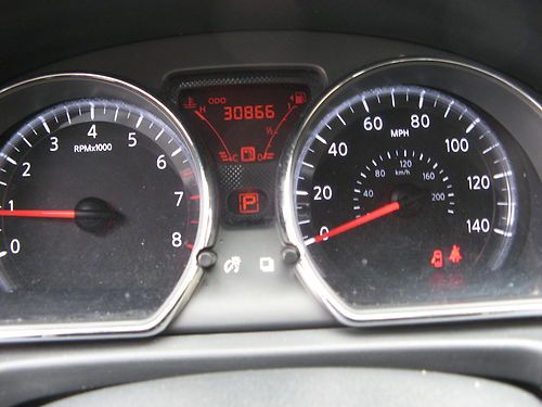 Sedan four doors, white color good condition clean title and good car fax report, image 3