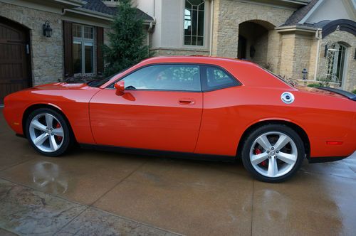 2008 dodge challenger srt8 coupe 2-door 6.1l hemi orange auto 7,000 miles