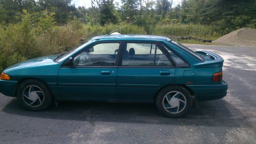 1994 ford escort lx sport sedan 4-door 1.9l