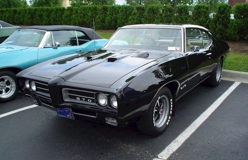 1969 pontiac gto black white int - matching numbers