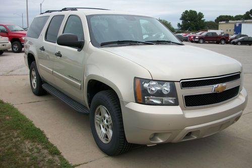 2007 chevrolet suburban k1500 ls 4wd 1/2 ton 4 door lic#9875