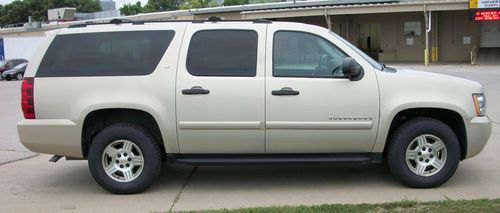 2007 Chevrolet Suburban K1500 LS 4WD 1/2 Ton 4 Door Lic#9875, image 2