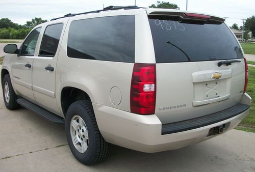 2007 Chevrolet Suburban K1500 LS 4WD 1/2 Ton 4 Door Lic#9875, image 6