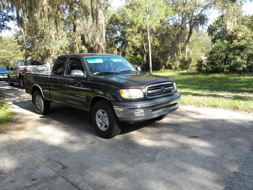 Nice 2002 toyota tundra ext.cab,v8.auto.cold ac.clean.152k mi.by owner