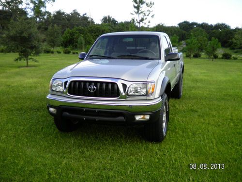 2003 toyota tacoma 4x4 in very good condition, low milage 58k