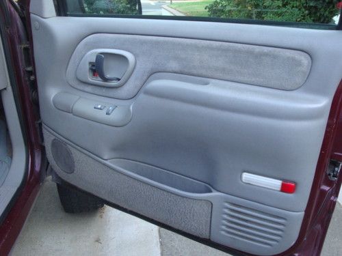 1999 GMC Suburban Sierra SLE 4dr Utility 4x4, US $3,250.00, image 7