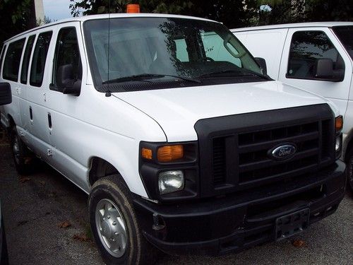 2009 ford e-350 super duty base extended cargo van 3-door 5.4l