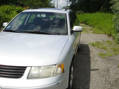 2000 volkswagen passat gls wagon 4-door 1.8l delivered for travel expences