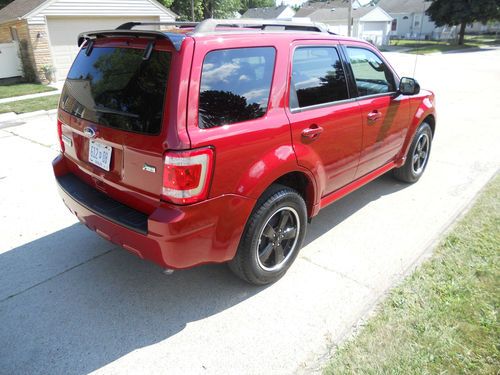 2010 Ford Escape XLT 3.0L*NO RESERVE*LEATHER*SUNROOF*SYNC*4WD*FLEX-FUEL*REBUILT, image 7