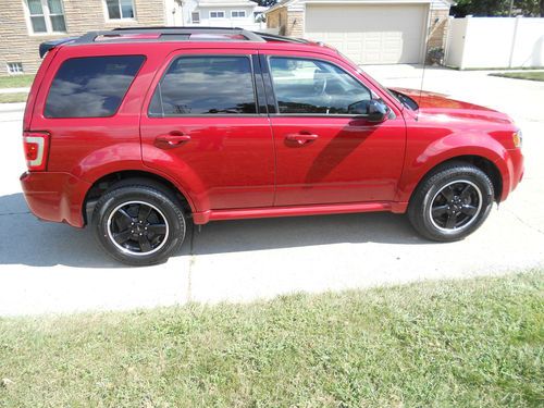 2010 Ford Escape XLT 3.0L*NO RESERVE*LEATHER*SUNROOF*SYNC*4WD*FLEX-FUEL*REBUILT, image 9