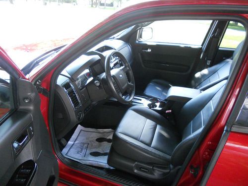 2010 Ford Escape XLT 3.0L*NO RESERVE*LEATHER*SUNROOF*SYNC*4WD*FLEX-FUEL*REBUILT, image 11