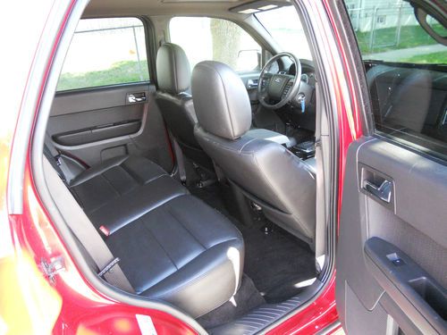 2010 Ford Escape XLT 3.0L*NO RESERVE*LEATHER*SUNROOF*SYNC*4WD*FLEX-FUEL*REBUILT, image 16