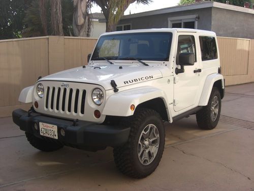 2013 jeep wrangler rubicon sport utility 2-door 3.6l excellent condition