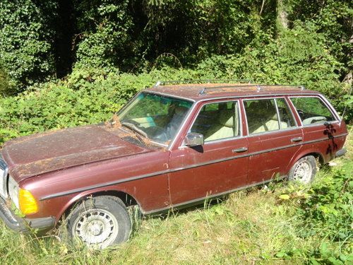 1985 300td station wagon,deisel. 2nd owner.