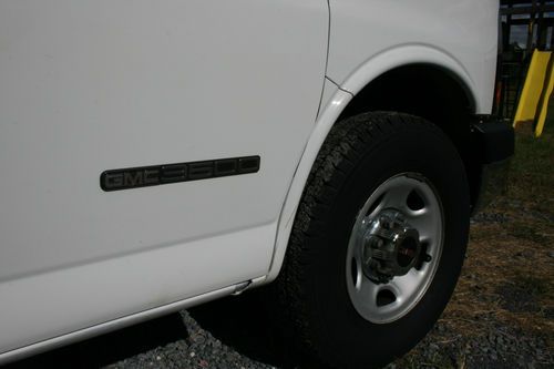 2003 GMC Savana Pro 3500 Cargo Van 7-Door 6.0L V8 Vortec 1 Ton Work Truck < Nice, US $5,000.00, image 4