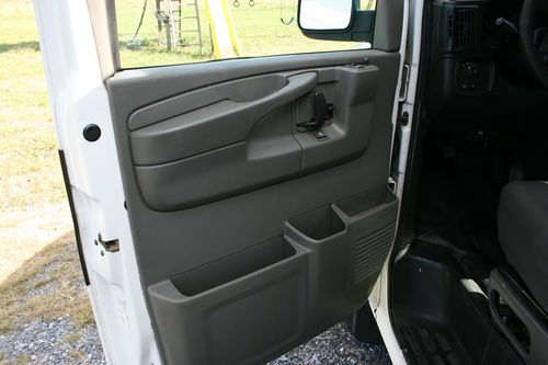 2003 GMC Savana Pro 3500 Cargo Van 7-Door 6.0L V8 Vortec 1 Ton Work Truck < Nice, US $5,000.00, image 20