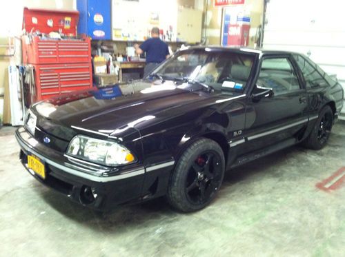 1988 ford mustang gt hatchback 2-door 5.0l