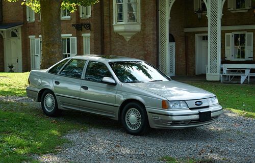 1990 ford taurus sho sedan 4-door 3.0l