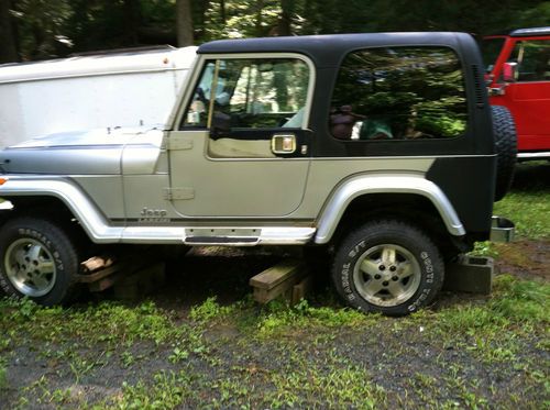 1987 wrangler laredo 4x4 (restore or for parts)