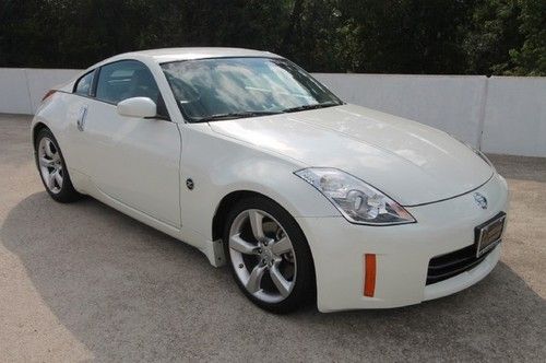 06 350 z coupe touring package 35k miles white gray leather 6 speed bose rwd