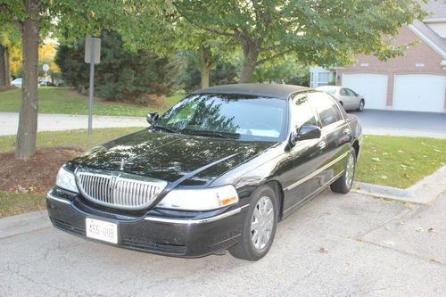 2010 Lincoln Town Car SEDAN Black Executive L Series Car Excellent Condition, image 2