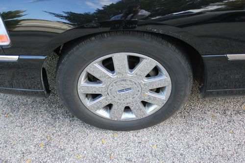 2010 Lincoln Town Car SEDAN Black Executive L Series Car Excellent Condition, image 4