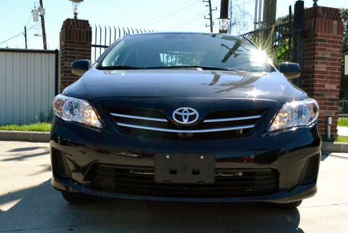 2013 toyota corolla  le 832-535-6900