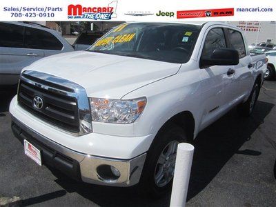 White tundra  4.6l crew max cab 4x4 warranty smoke free one owner clean