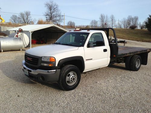 2006 gmc sierra 3500 sl standard cab pickup 2-door 6.0l  11' flatbed 4x4