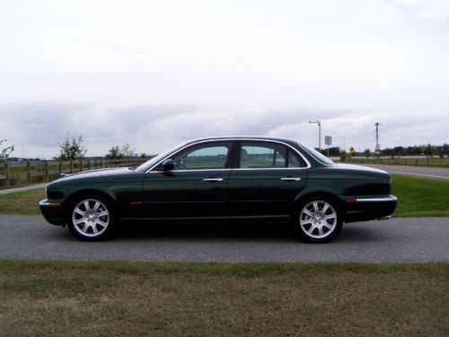 Xj8 cd changer adjustable foot pedals  alloy wheels inspected clean car fax