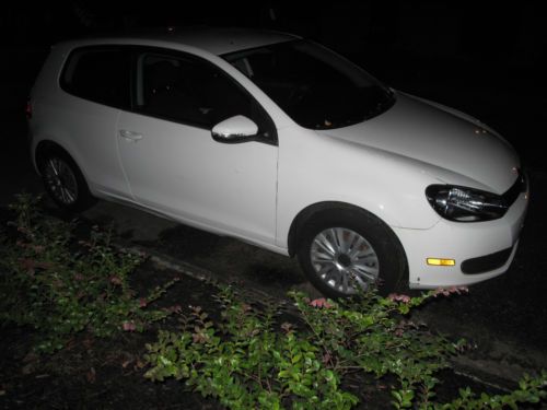 2010 volkswagen golf base hatchback 2-door 2.5l