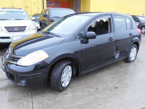 2010 nissan versa s hatchback 4-door 1.8l,salvage title,runs and drives