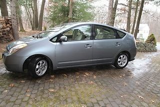 2005 toyota prius - only 67k miles - mint condition!