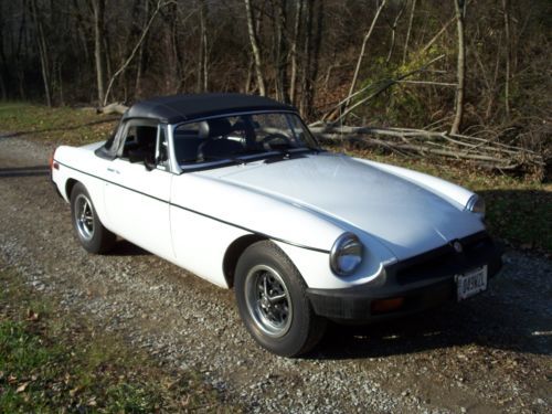 White 1976 mgb