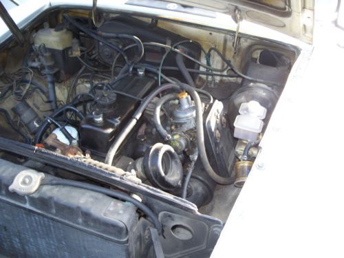 White 1976 MGB, image 7