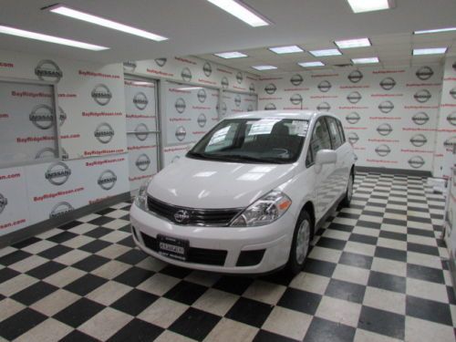 2011 nissan 1.8 s