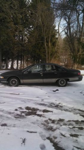 1991 chevrolet caprice classic 4-door 5.0l only 82,999 orig. miles...no reserve!