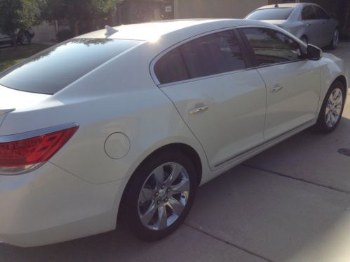 2011 buick lacrosse cxs rear tv&#039;s , nav,heads up display,chrome oem wheels,sunro