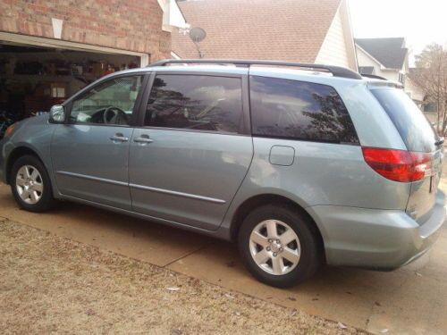 2005 Toyota Sienna XLE, image 3