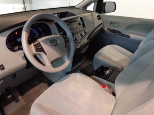 2012 Toyota Sienna LE AWD 3.5L, US $25,995.00, image 12