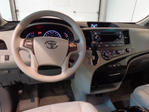 2012 Toyota Sienna LE AWD 3.5L, US $25,995.00, image 16
