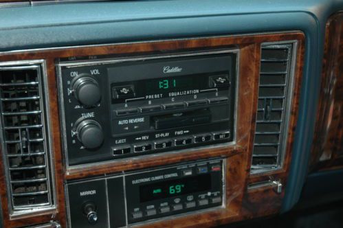 1991 Cadillac Brougham d'Elegance Sedan 4-Door 5.0L Navy Blue, image 9
