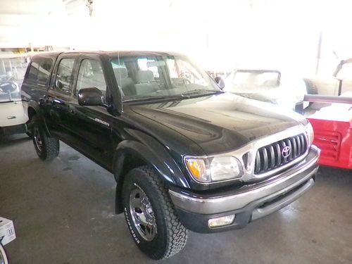 2001 toyota tacoma sr5 double cab pickup w/ cap