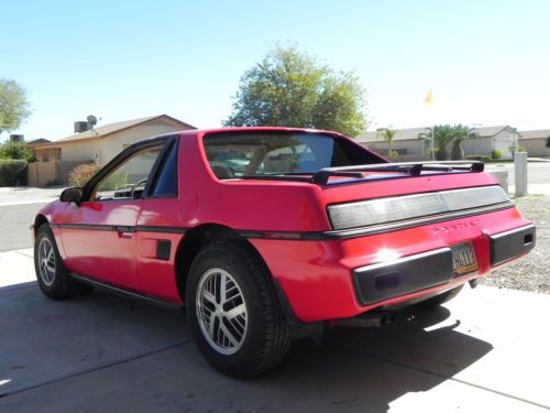 1984 pontiac fiero base coupe 2-door 2.5l