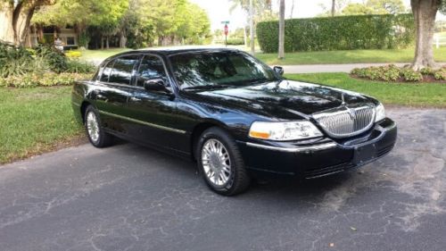 2011 lincoln town car l executive livery package 1 owner start the bidding!!